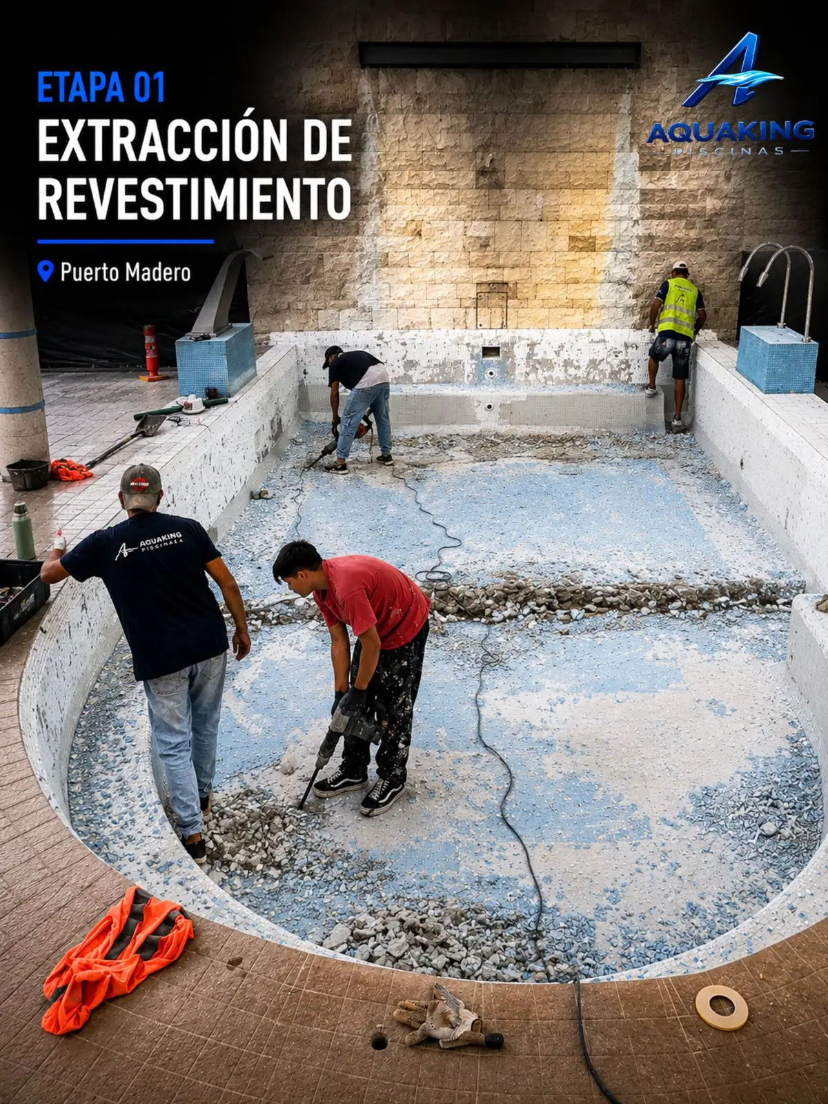 Etapa 1: extracción del revestimiento viejo de la piscina cubierta en Puerto Madero